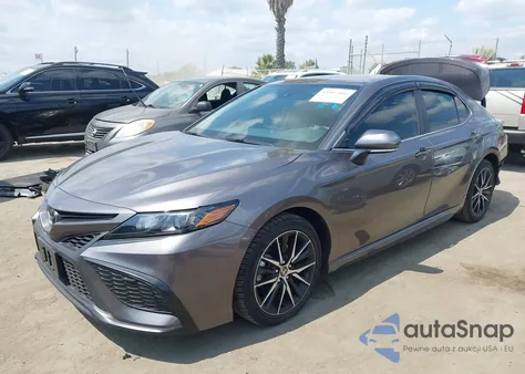 2024 Toyota Camry Se z USA, uszkodzony, nr VIN 4T1G11AK2RU239746